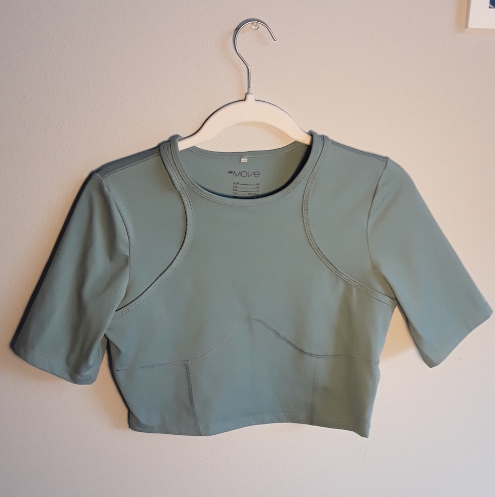 🌼2 For $15🌼 H&M Move Sage Green Workout Crop Top Women's Shirt Med